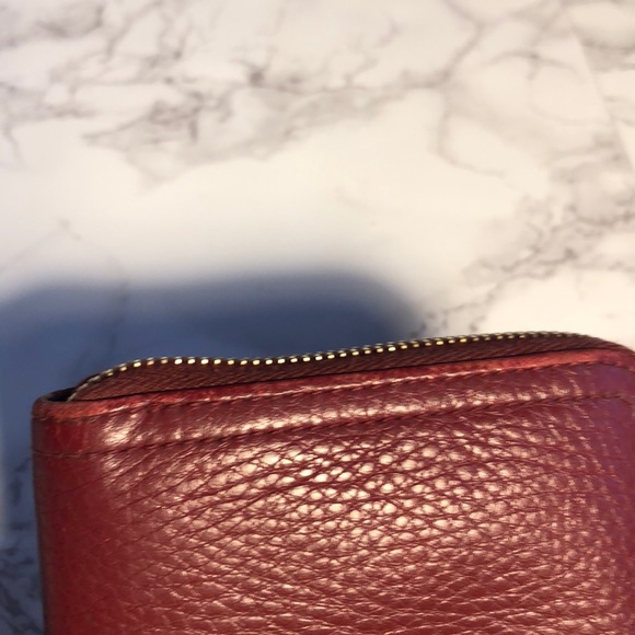 AUTHENTIC. Prada Saffiano Wallet in red - Picture 5 of 10